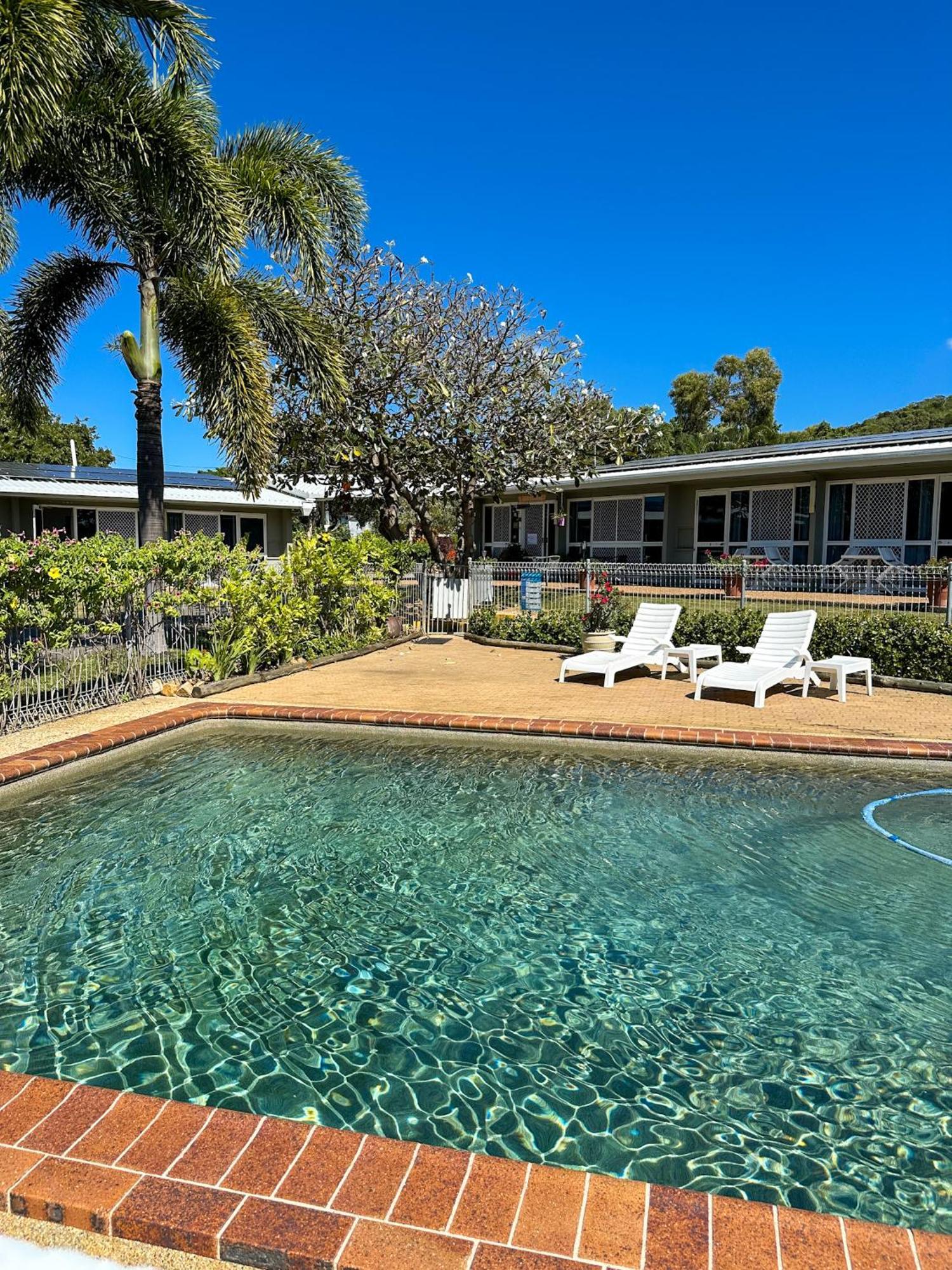 Ocean View Motel Bowen Buitenkant foto