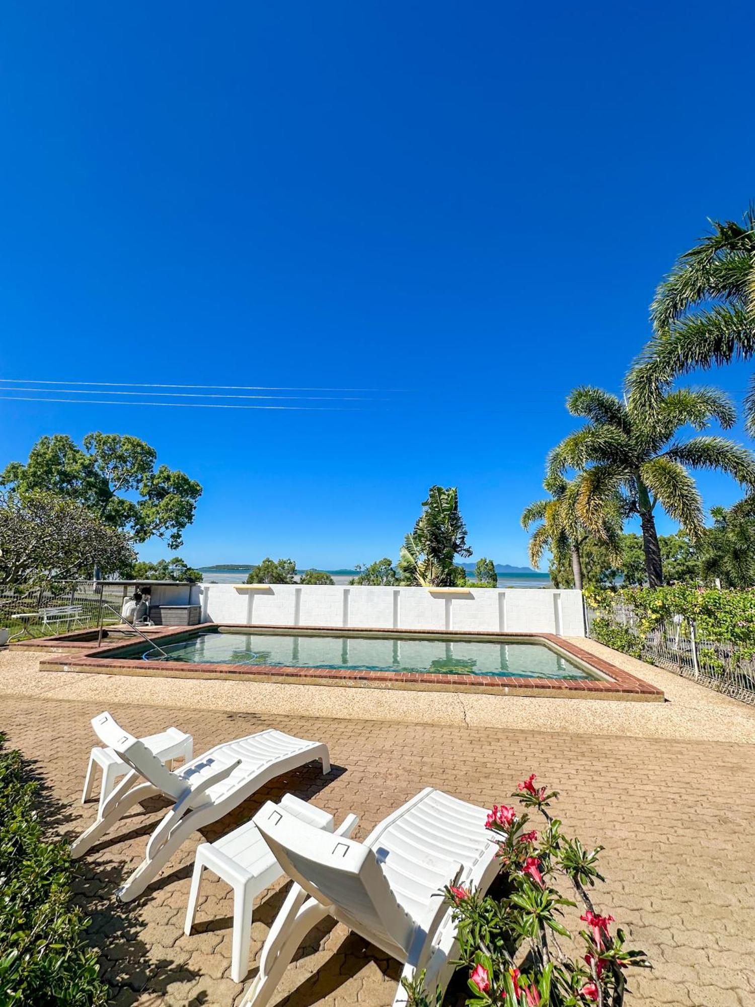 Ocean View Motel Bowen Buitenkant foto