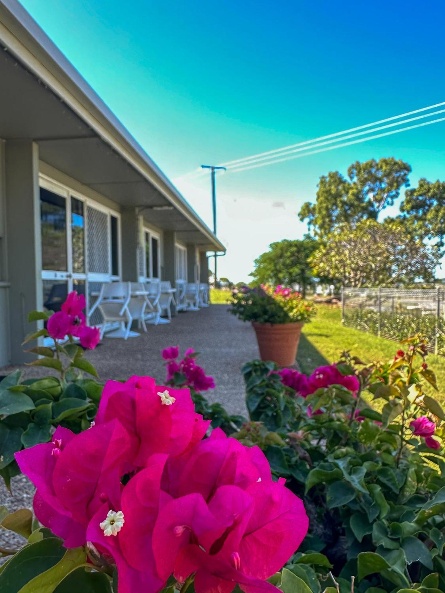 Ocean View Motel Bowen Buitenkant foto
